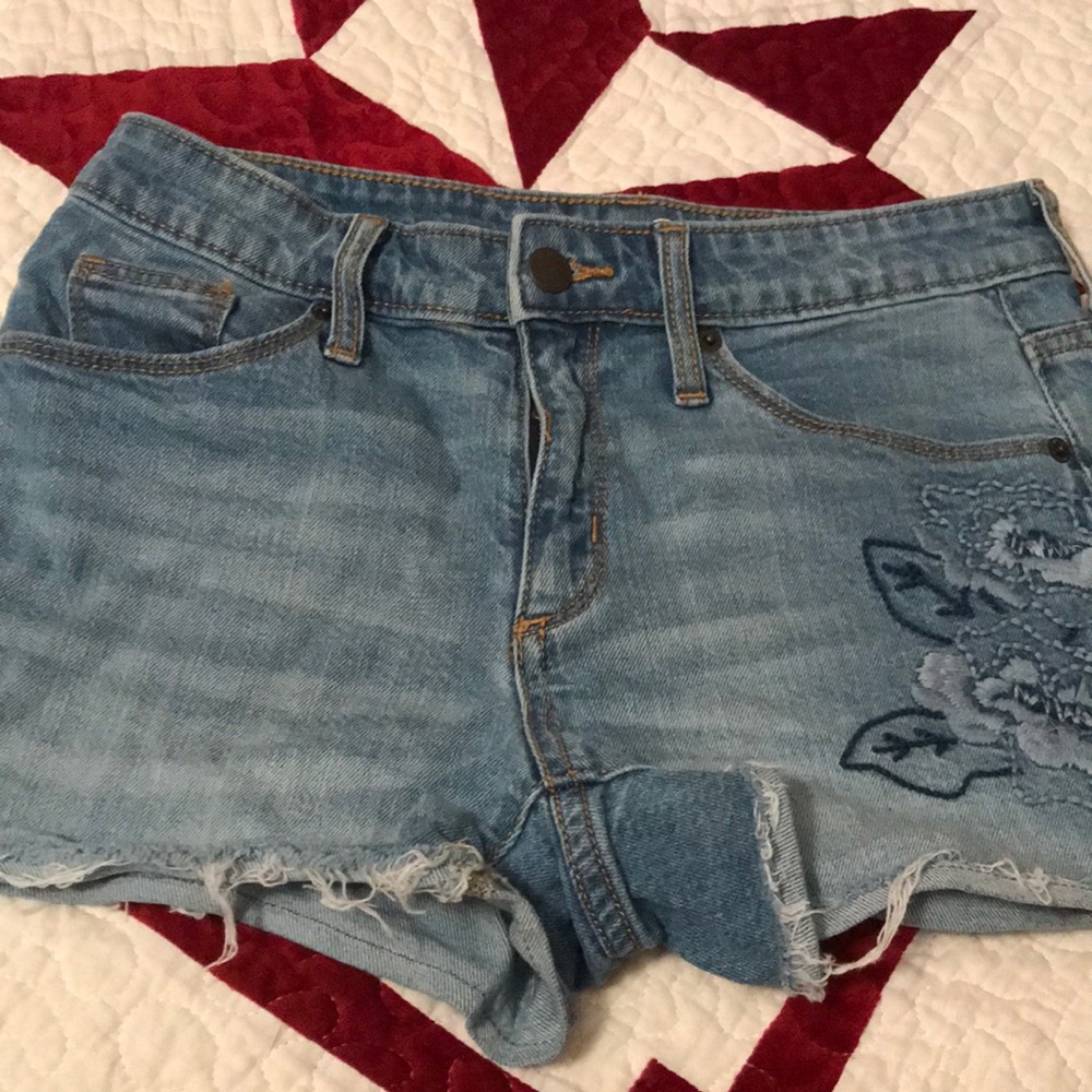 Jean shorts!🦋🌺